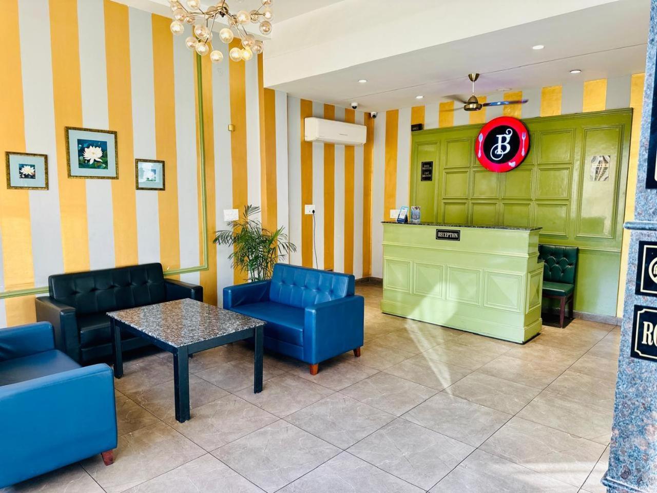 Hotel Golden Fern Patiāla Buitenkant foto