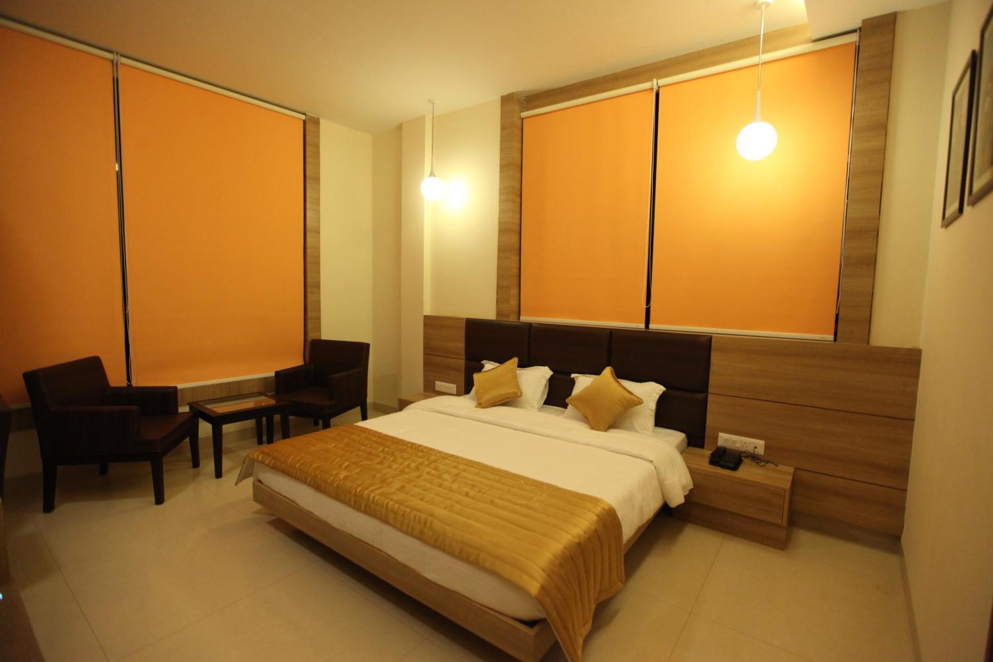 Hotel Golden Fern Patiāla Buitenkant foto